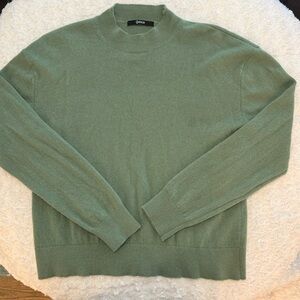 Quince Sage Green Women’s Cashmere Crewneck Sweater